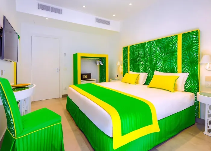 My Exclusive Italy - Beachfront & Private Sea Access Villa Sorrente