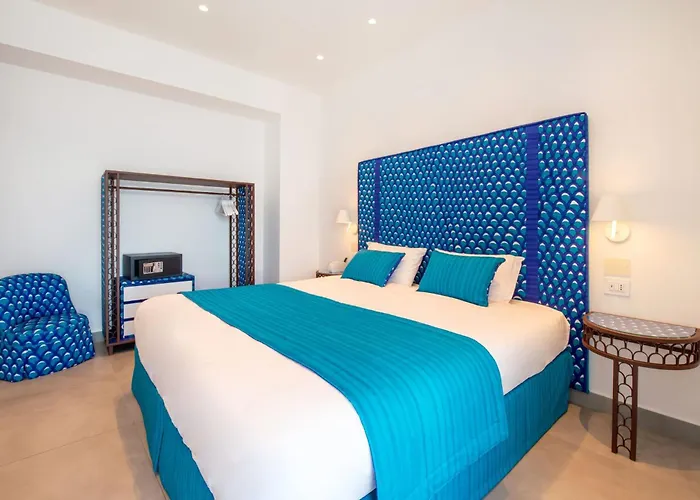 My Exclusive Italy - Beachfront & Private Sea Access Villa Sorrente